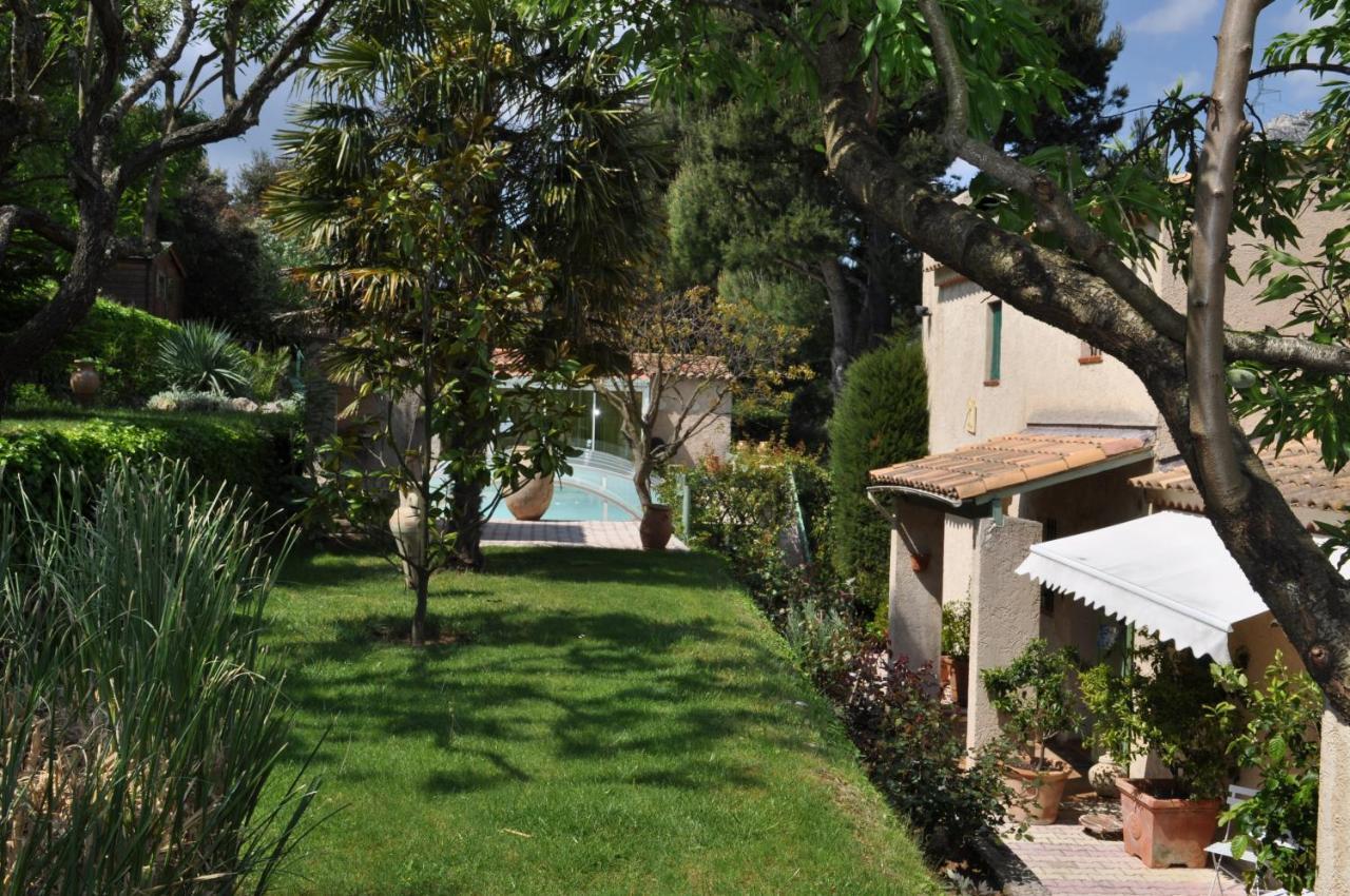 Lou Pin Dou Papet Bed and Breakfast Roquevaire Værelse billede